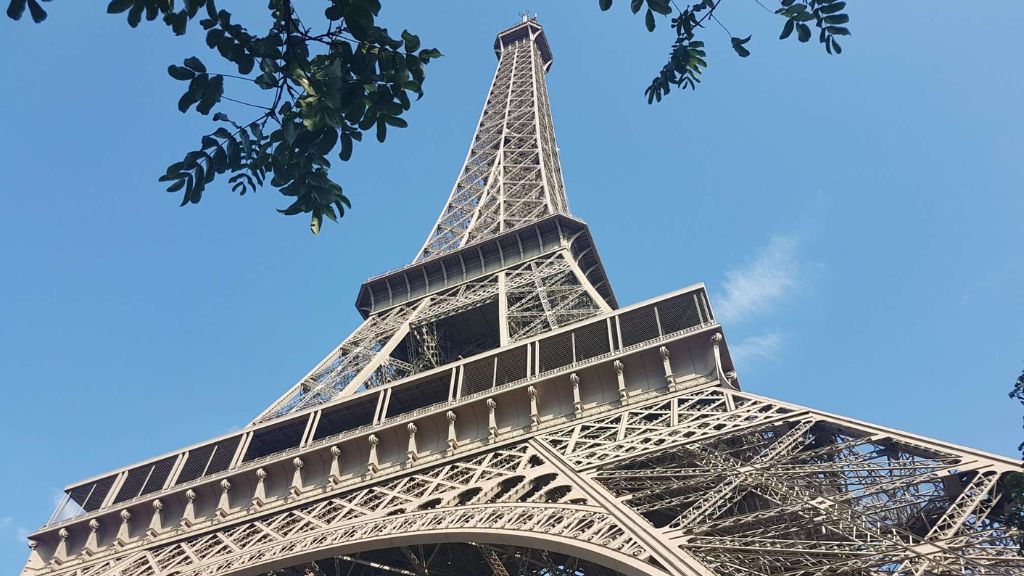 hotels near eiffel tower